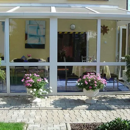 Feriehus Modernes Mit Garten