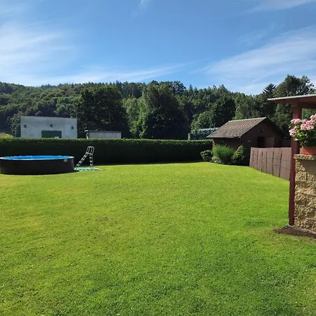 Feriehus Modernes Mit Garten Beloves